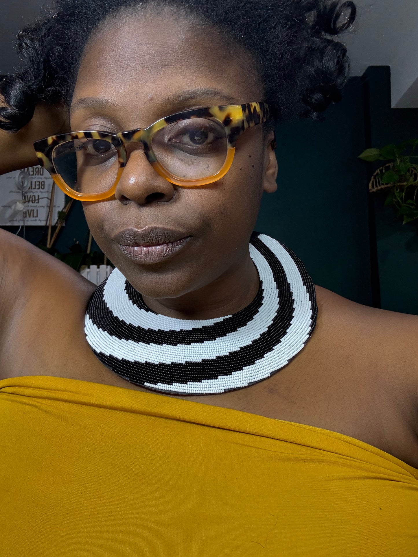 Umoja Queen Beaded Necklace (Black & White)