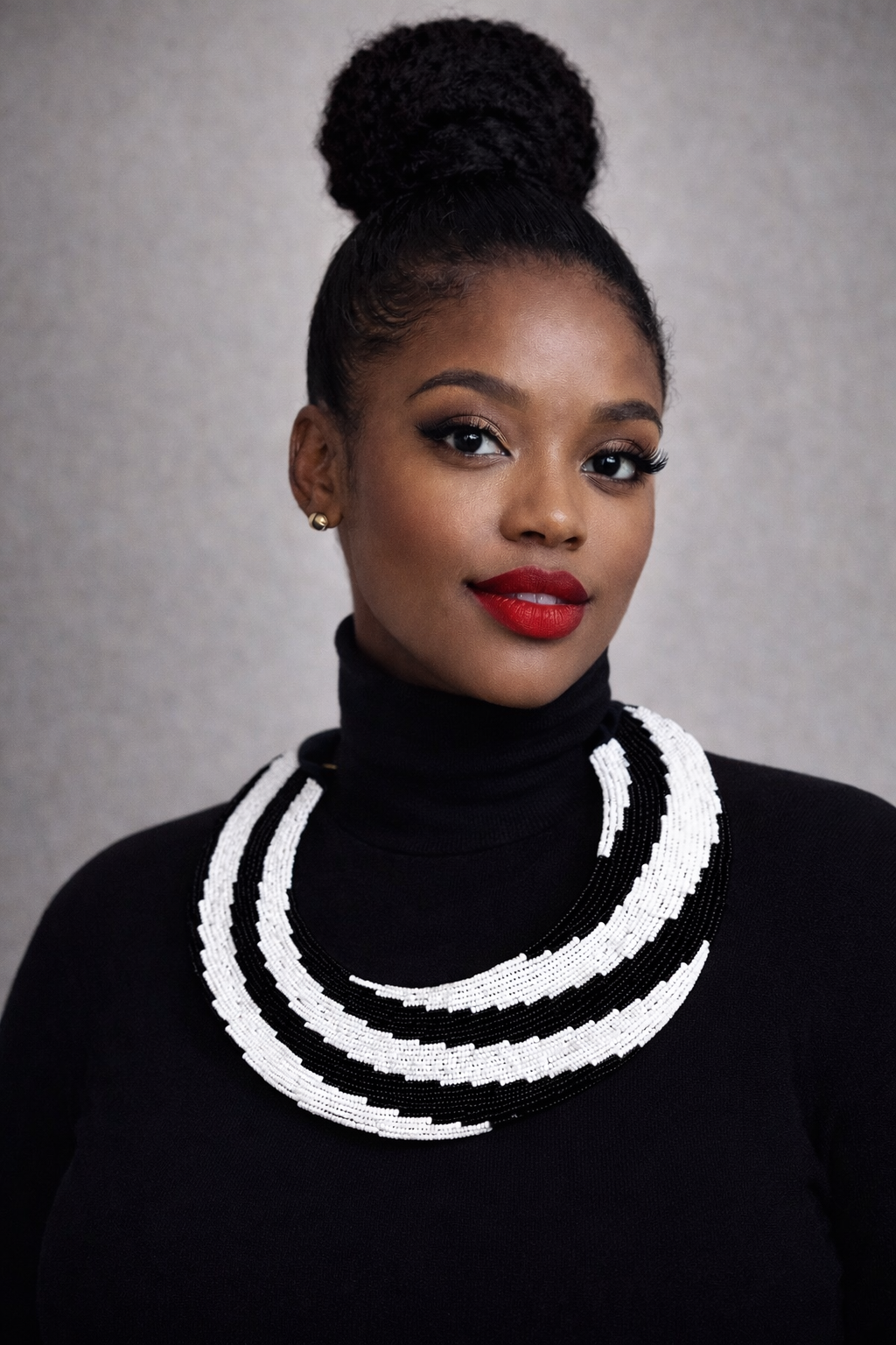 The Umoja (unity)Beaded Necklace (Black & White)